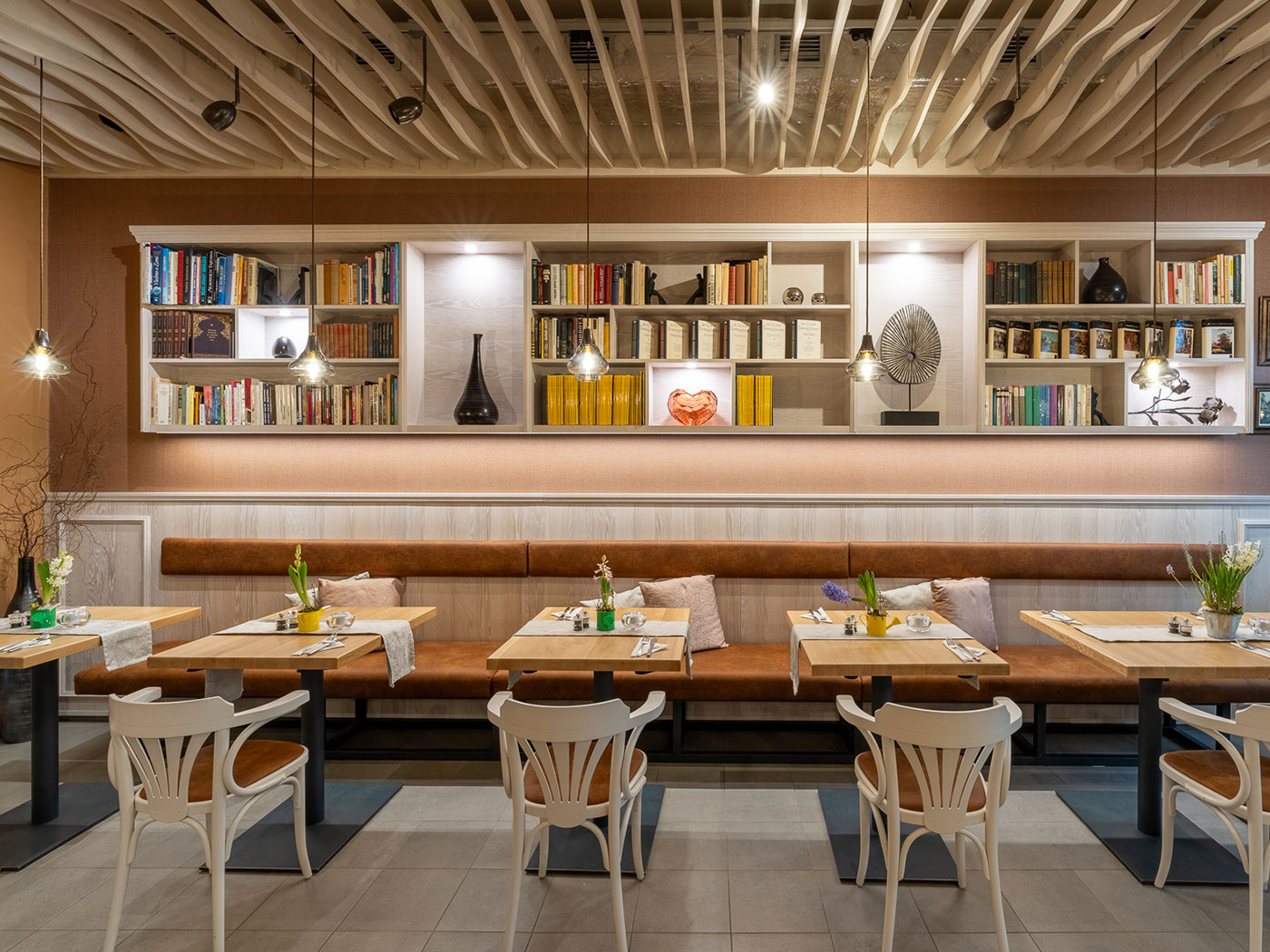 Interiér restaurace Bílý jednorožec v Třeboni